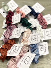 Load image into Gallery viewer, Satin hair ties